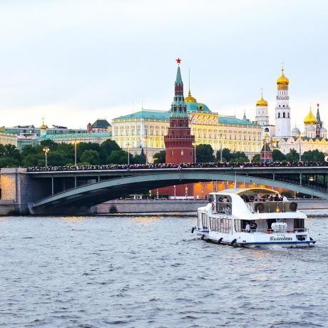 Клуб знакомств «Дуэт»: Праздничная вечеринка на теплоходе "Романтика". День Города.