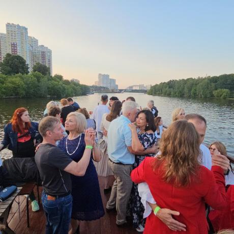 Клуб знакомств «Дуэт»: Круиз-знакомства на теплоходе  45+ Ретро-вечеринка! 