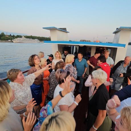 Клуб знакомств «Дуэт»: Праздничная вечеринка на теплоходе ко Дню города!