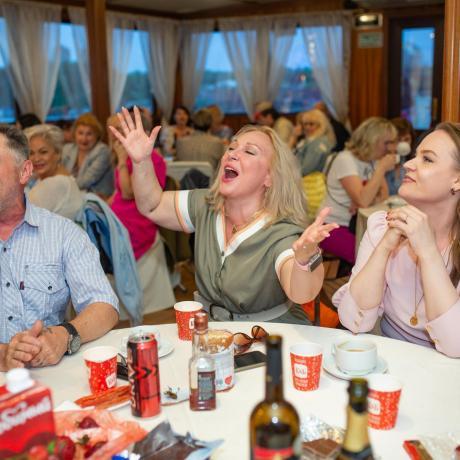 Клуб знакомств «Дуэт»: Круиз-знакомства на теплоходе  45+ Ретро-вечеринка! 