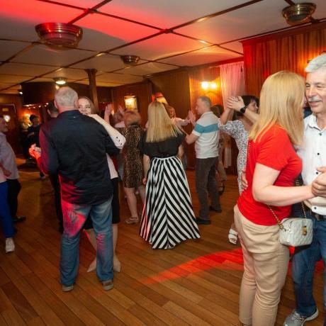 Клуб знакомств «Дуэт»: Круиз-знакомства на теплоходе  50+ Ретро-вечеринка! 