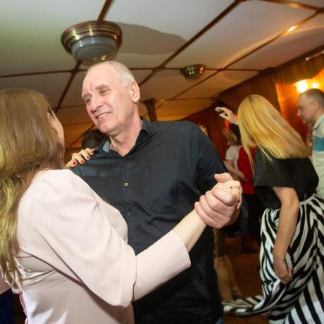 Клуб знакомств «Дуэт»: Круиз-знакомства на теплоходе  45+ Ретро-вечеринка! 