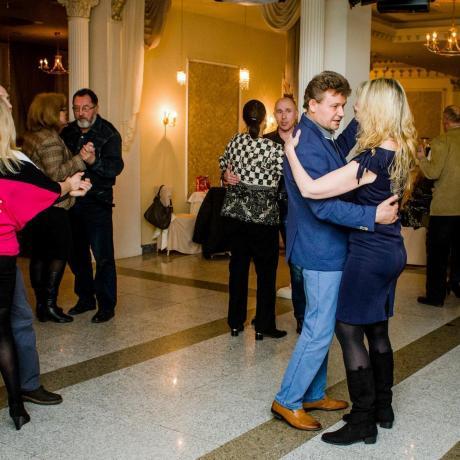 Клуб знакомств «Дуэт»: Ретро-вечеринка с развлекательной программой и дискотекой! 