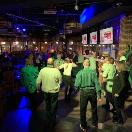 Клуб знакомств «Дуэт»: Ретро-вечеринка с развлекательной программой и дискотекой! 